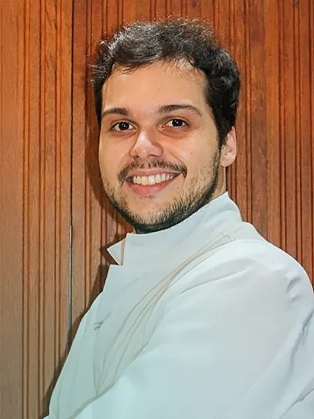Dr. Gustavo Gomes