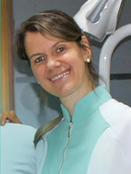 Dra. Letícia Teixeira Fayer